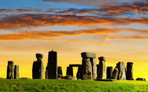 shutterstock_278442839_stonehenge